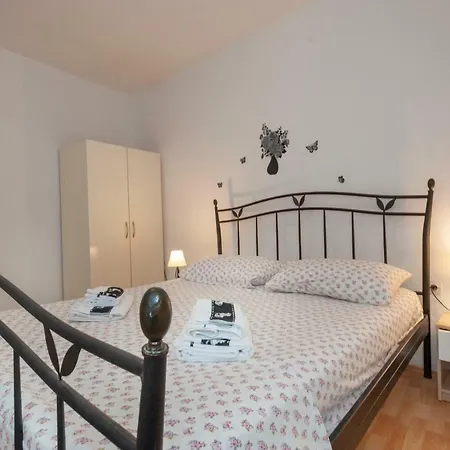 Apartment Pepi *